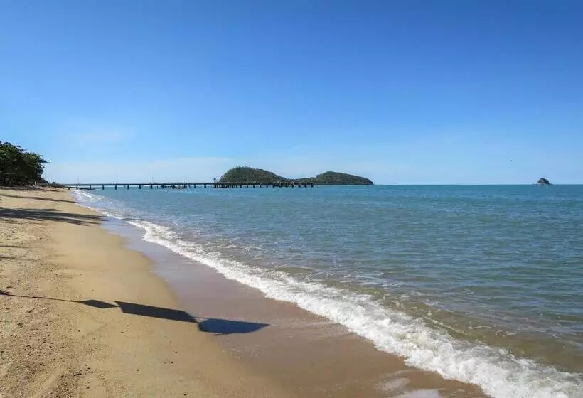 호텔 Marlin Waters Beachfront Apartments