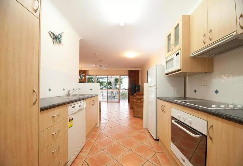 호텔 Marlin Waters Beachfront Apartments