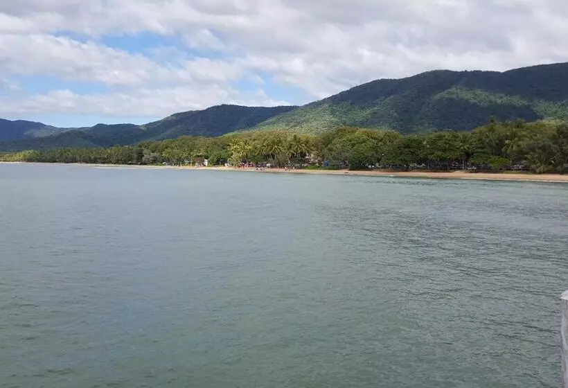 호텔 Marlin Waters Beachfront Apartments