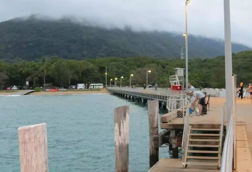 호텔 Marlin Waters Beachfront Apartments