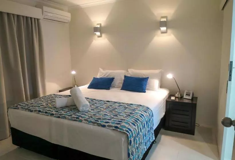 호텔 Marlin Waters Beachfront Apartments