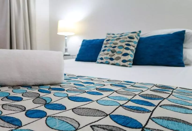 호텔 Marlin Waters Beachfront Apartments