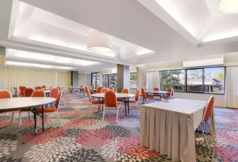 Отель Mercure Rockhampton
