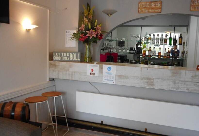 בית מלון כפרי Molly Morgan Motor Inn