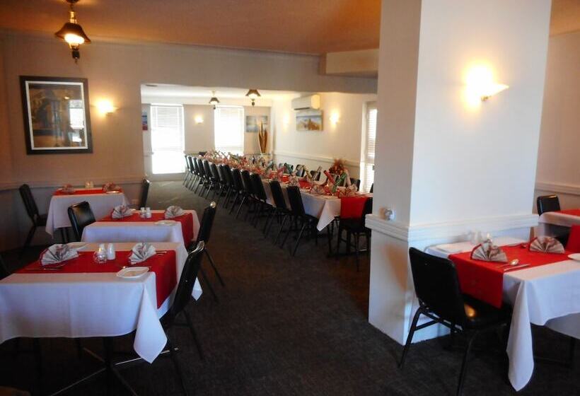 בית מלון כפרי Molly Morgan Motor Inn