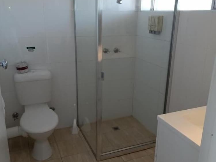 בית מלון כפרי Molly Morgan Motor Inn