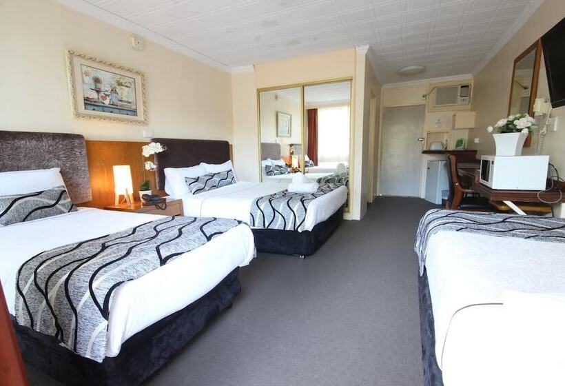 בית מלון כפרי Molly Morgan Motor Inn