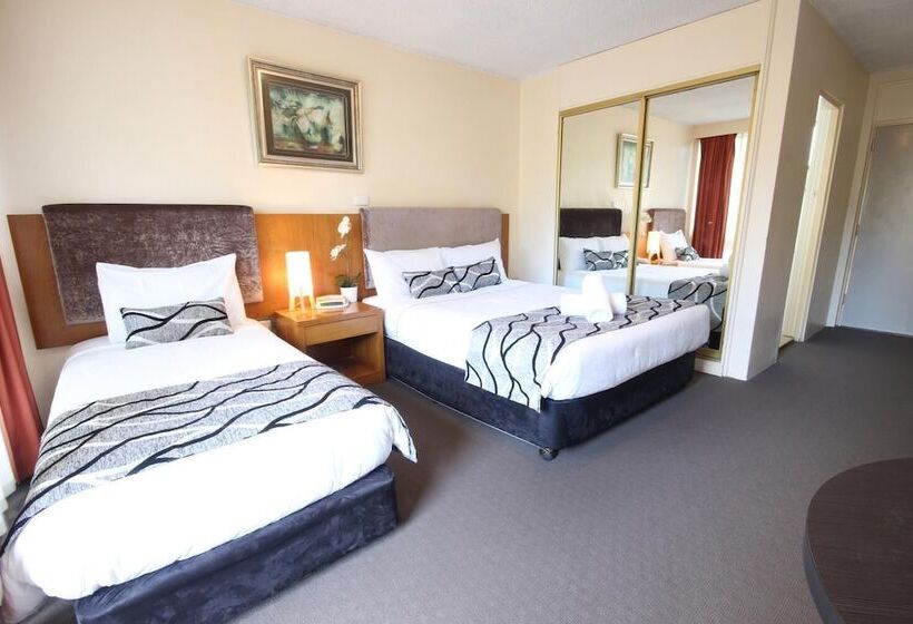 בית מלון כפרי Molly Morgan Motor Inn