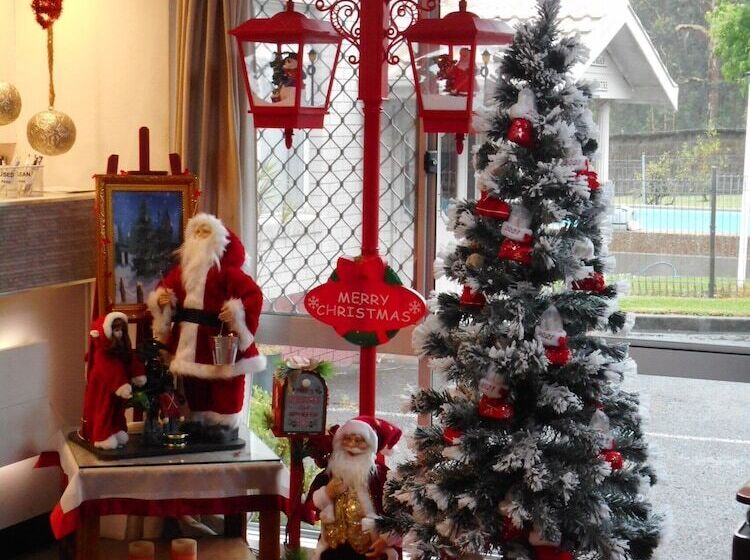 בית מלון כפרי Molly Morgan Motor Inn