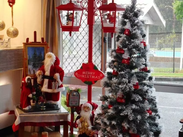 ホテル Molly Morgan Motor Inn