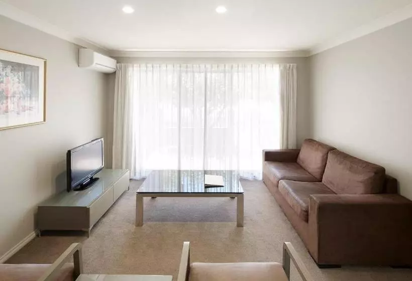 ホテル Pinnacle Apartments