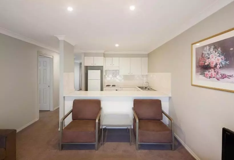 ホテル Pinnacle Apartments