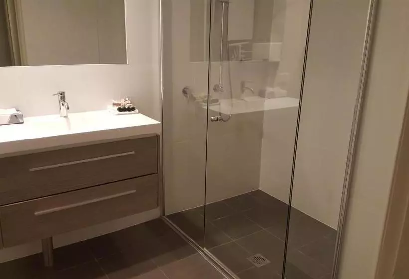 ホテル Pinnacle Apartments