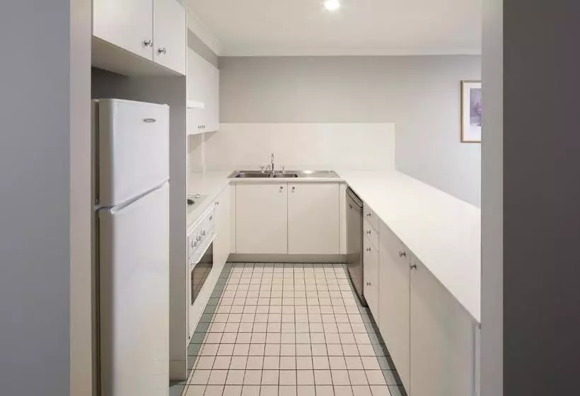 ホテル Pinnacle Apartments