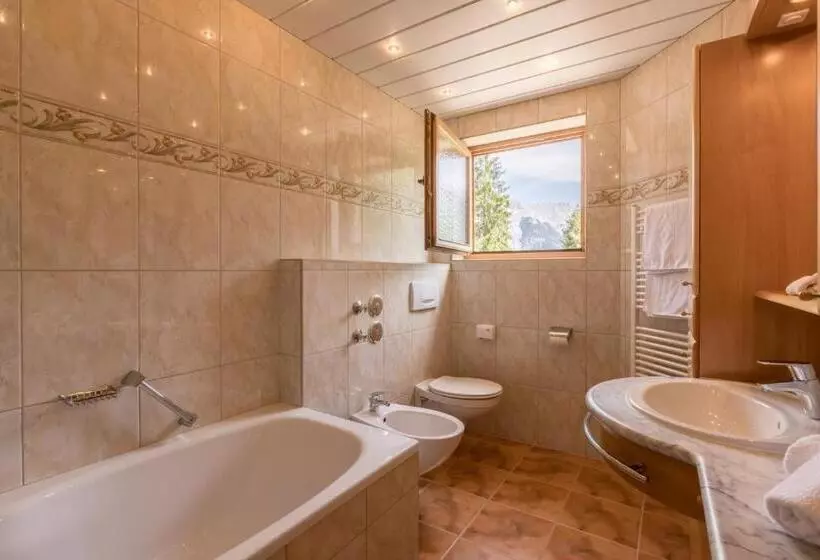 Отель Landhaus Kristall