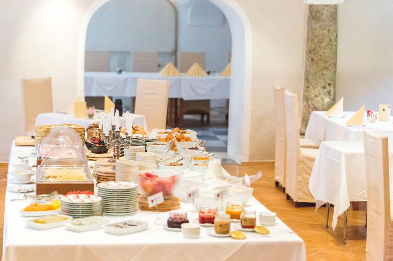 ホテル Schloss Leonstain