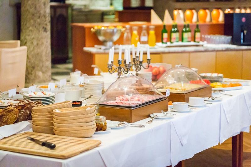 ホテル Schloss Leonstain