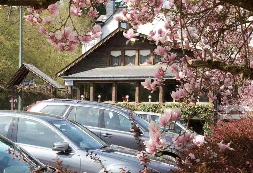 酒店 Logis Hostellerie De La Claire Fontaine