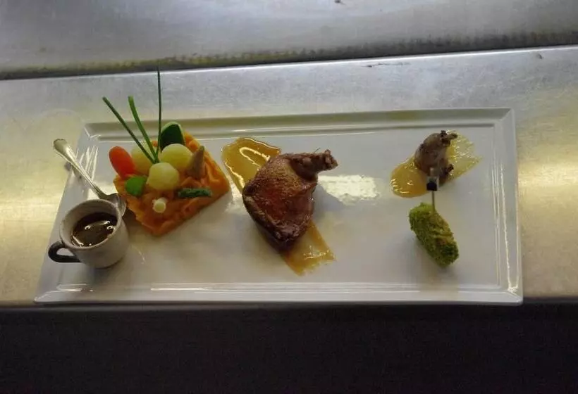 酒店 Logis Hostellerie De La Claire Fontaine