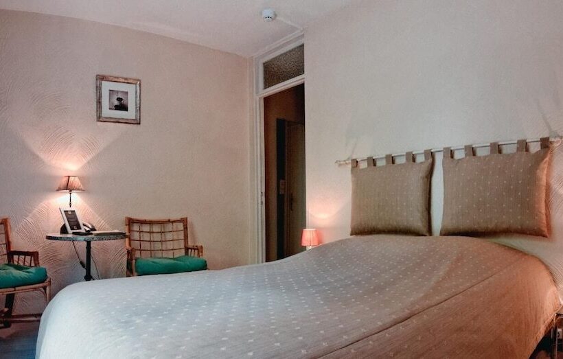 هتل Logis Hostellerie De La Claire Fontaine