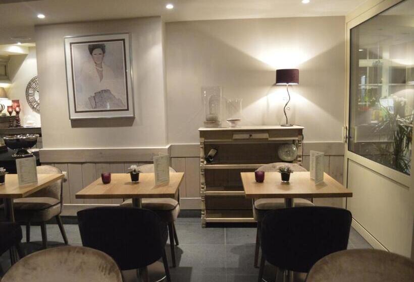 ホテル The New Fox