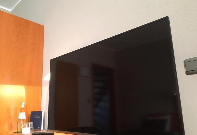 ホテル The New Fox