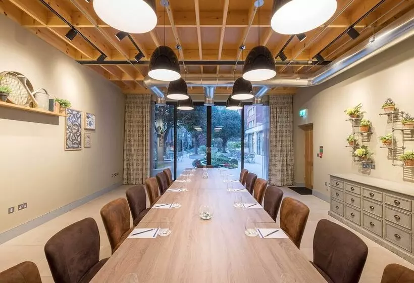 בית מלון כפרי Bedford