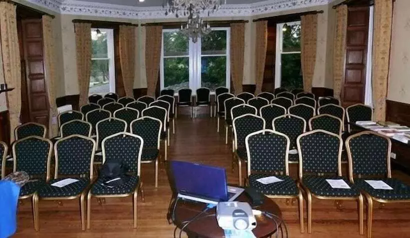 Отель Ledgowan Lodge