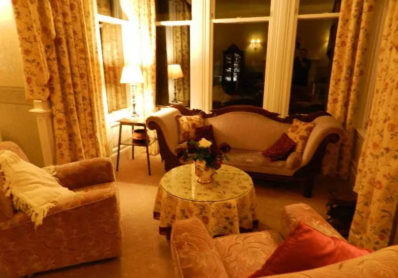 Отель Ledgowan Lodge