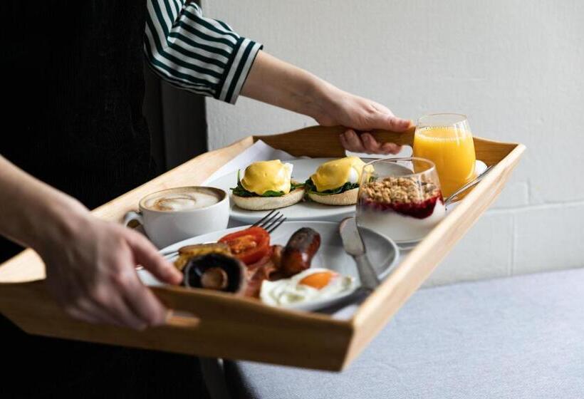 ホテル The Alverton