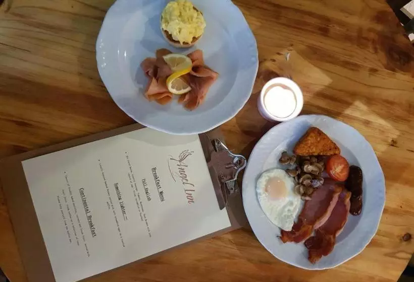 호텔 The Angel B&b