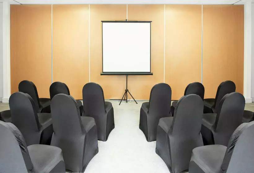 בית מלון כפרי Epping Forest