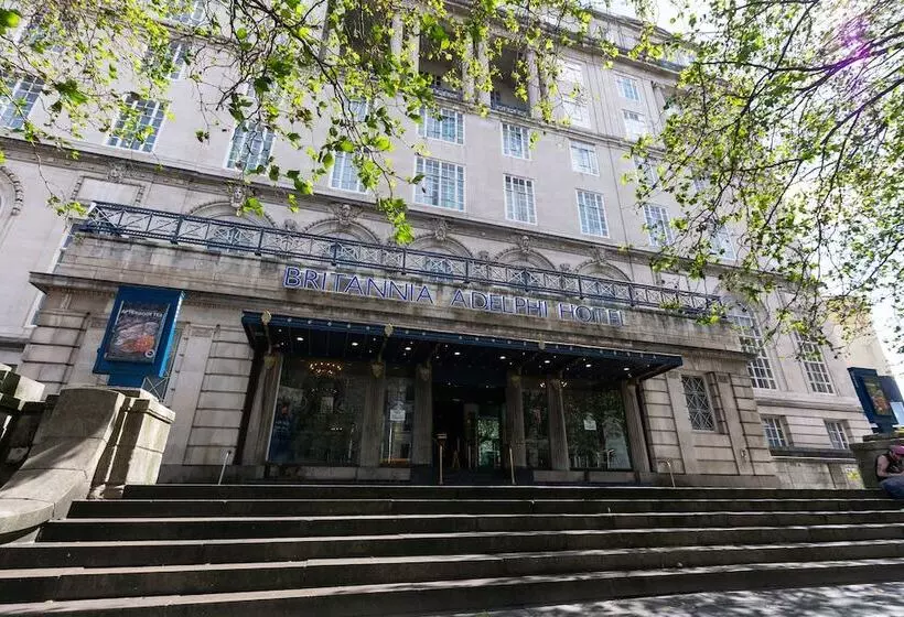 ホテル Adelphi