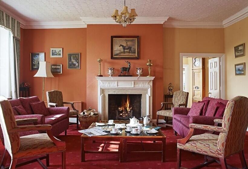 هتل Corse Lawn House