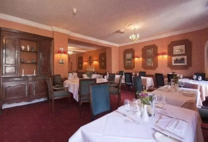 هتل Corse Lawn House