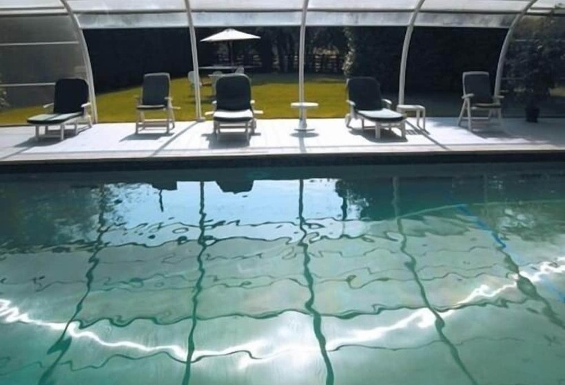 هتل Corse Lawn House