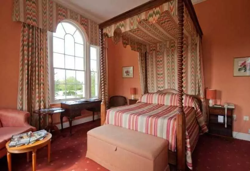 هتل Corse Lawn House