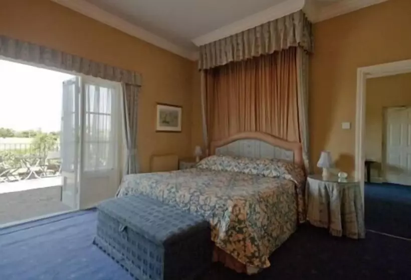 هتل Corse Lawn House