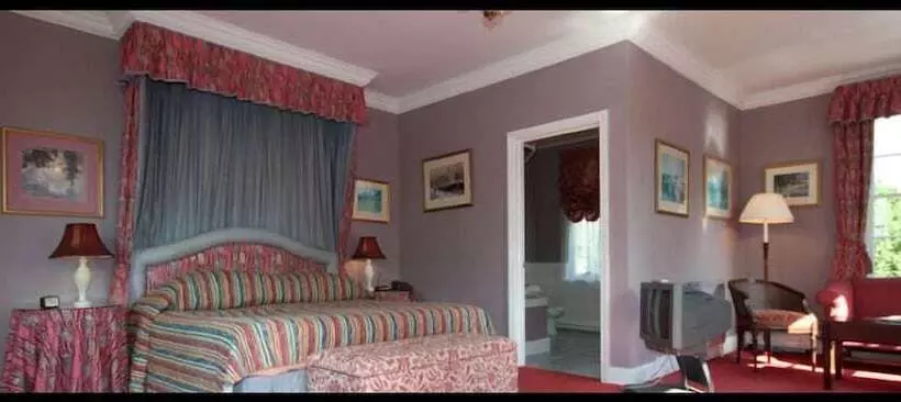 هتل Corse Lawn House