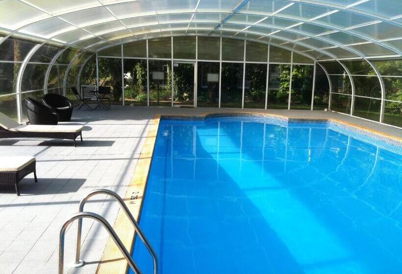 هتل Corse Lawn House