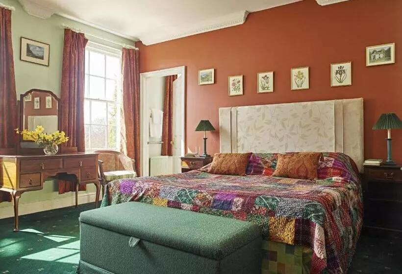 هتل Corse Lawn House