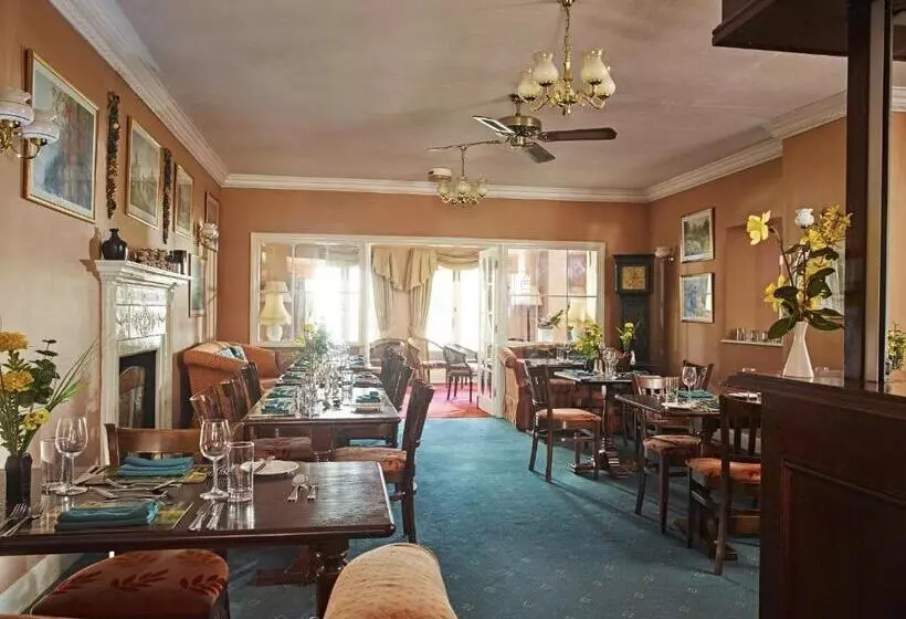 هتل Corse Lawn House