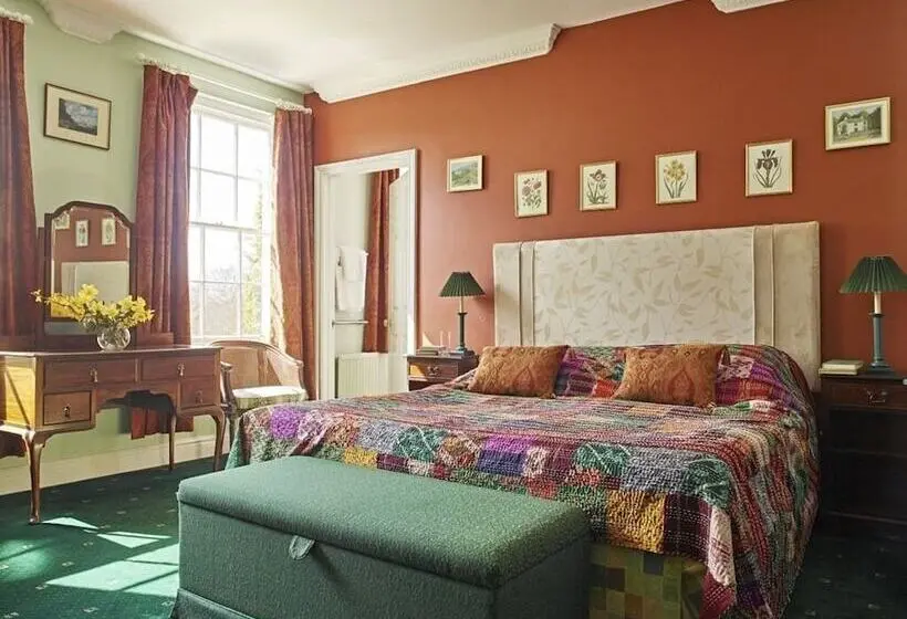 هتل Corse Lawn House