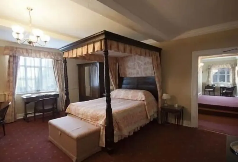 هتل Corse Lawn House
