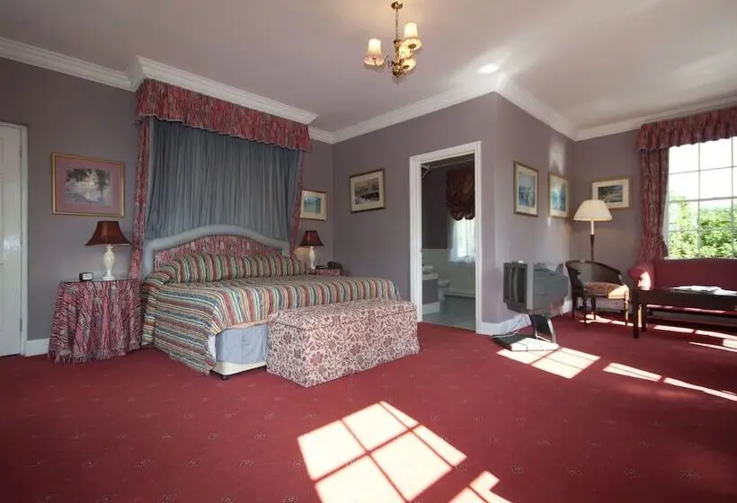 هتل Corse Lawn House