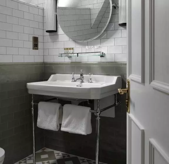 Eastwell Manor, Champneys Hotel & Spa