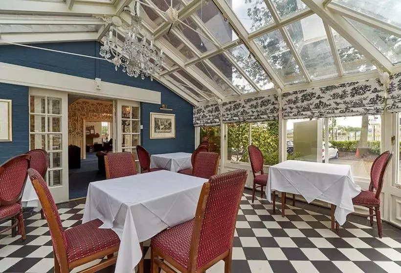 Отель Etrop Grange