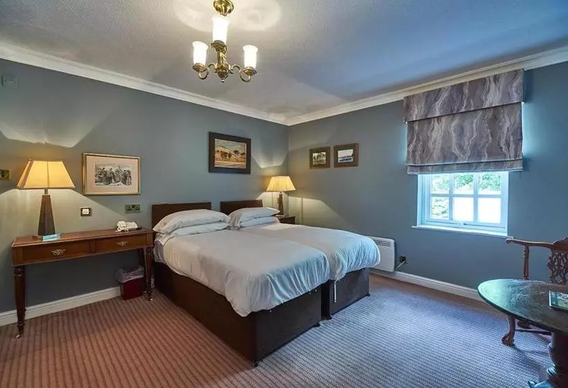 Отель Etrop Grange