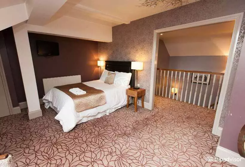 Отель The Gardens