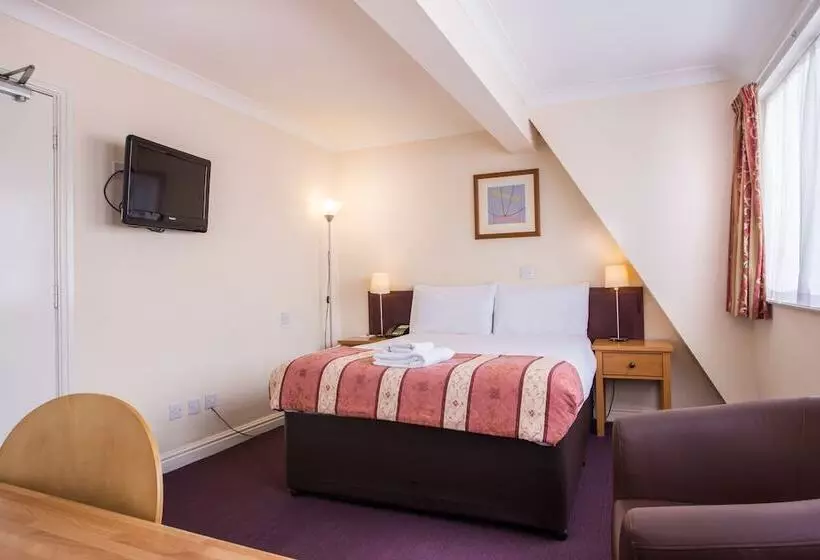 Отель The Gardens